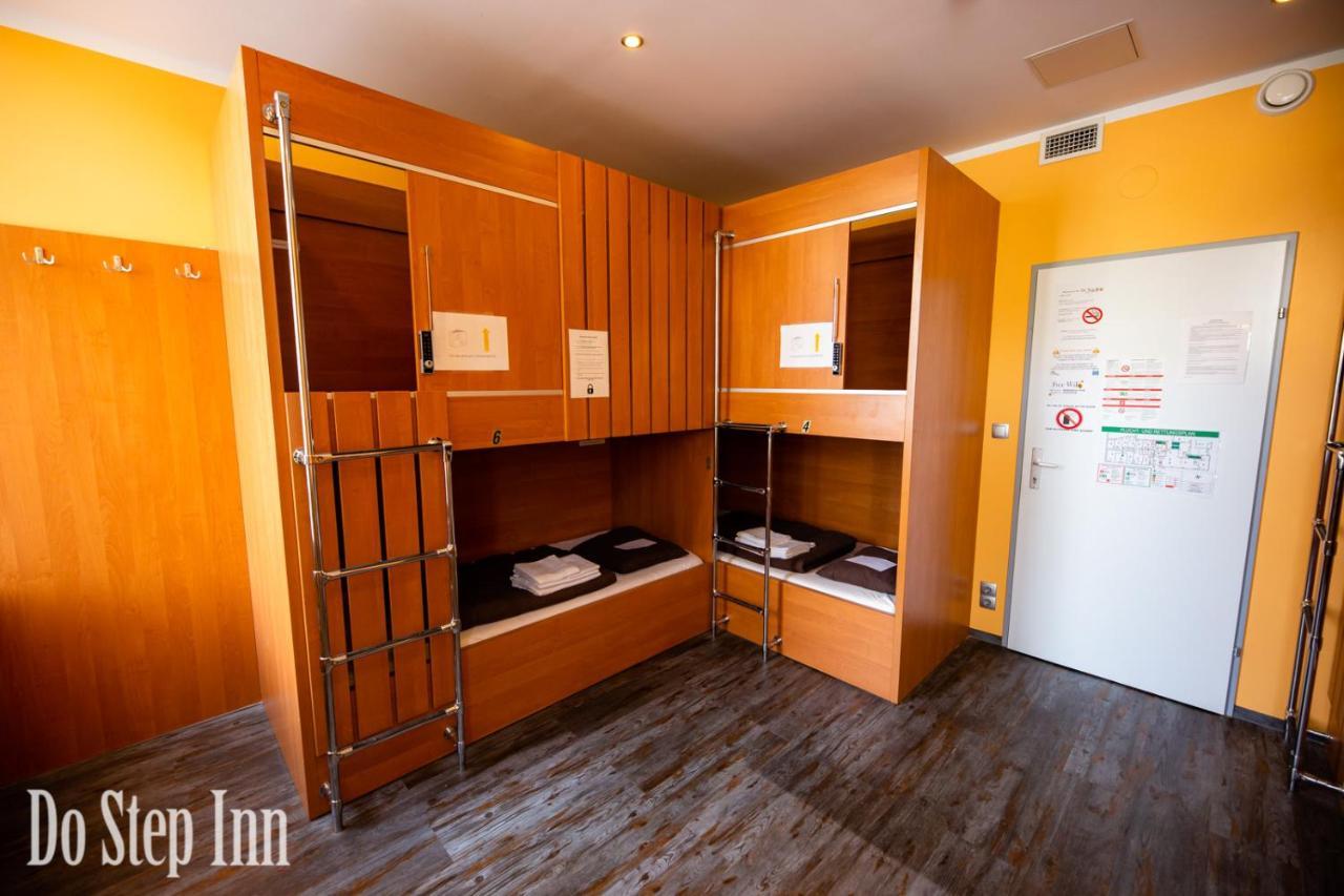 Do Step Inn Central - Self-Service-Hostel Viena Exterior foto