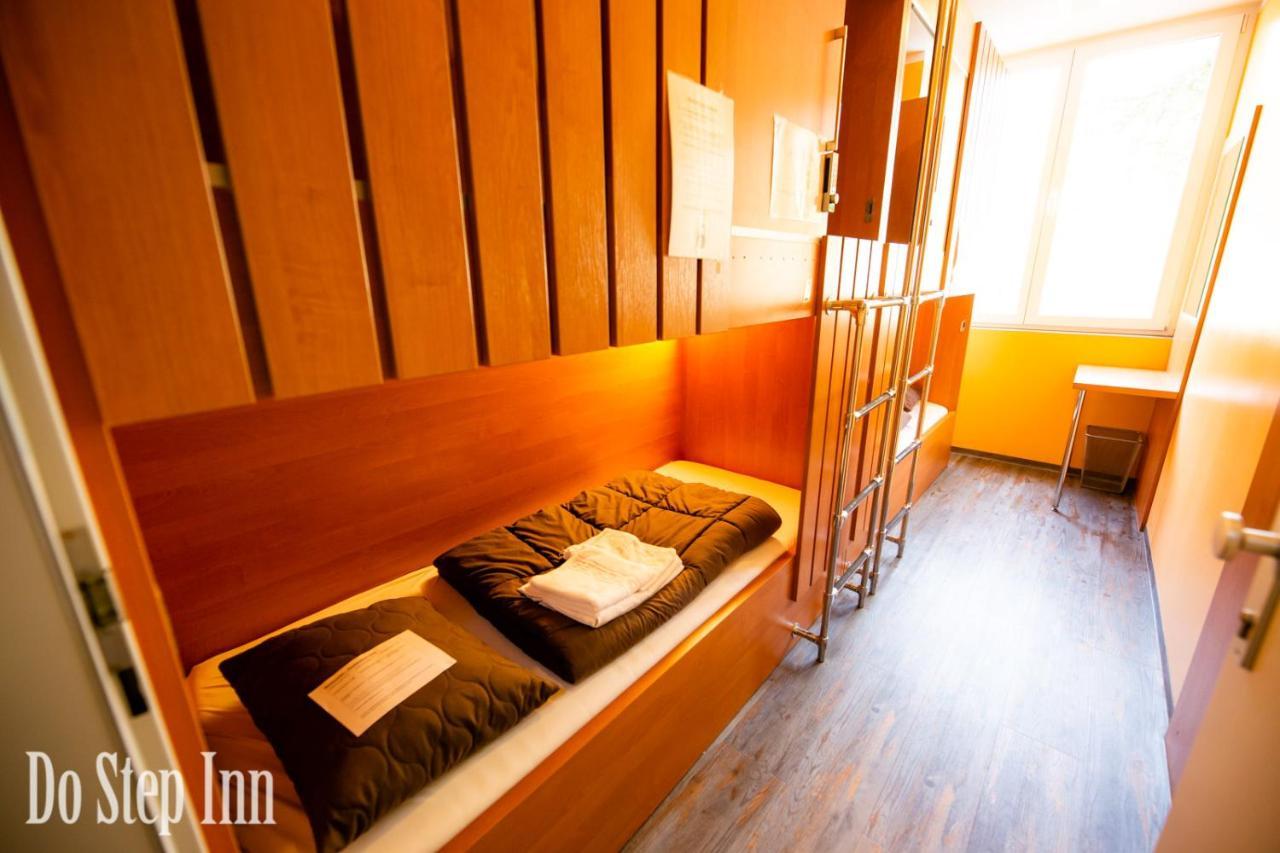 Do Step Inn Central - Self-Service-Hostel Viena Exterior foto