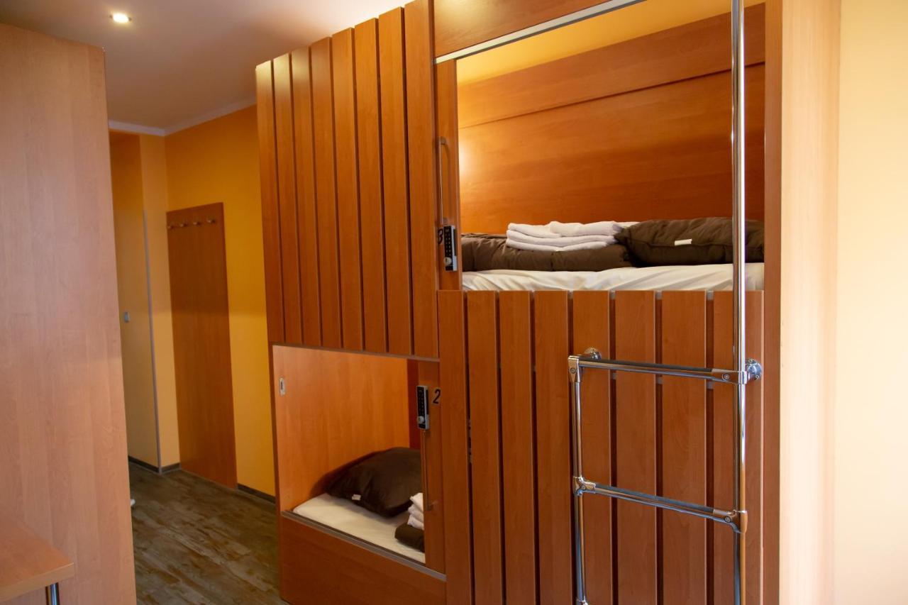 Do Step Inn Central - Self-Service-Hostel Viena Exterior foto