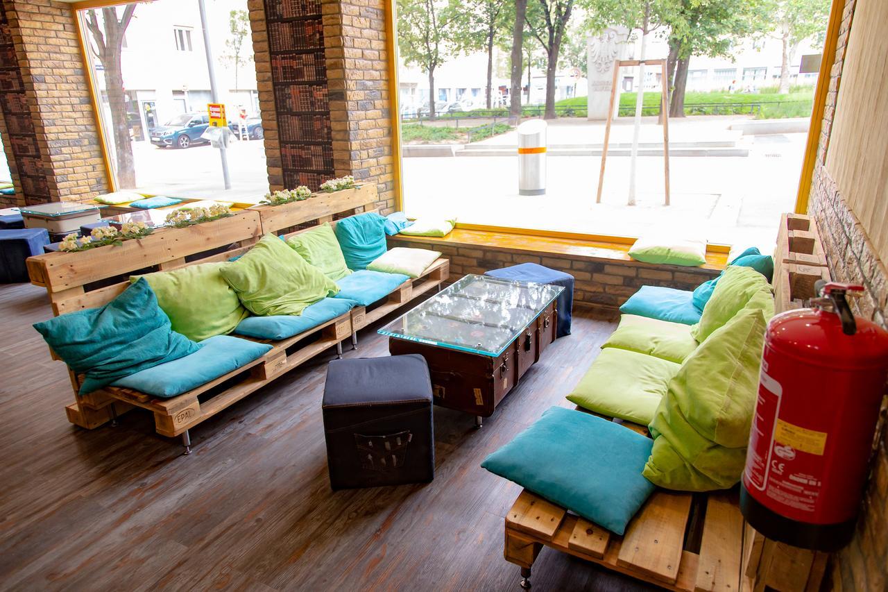 Do Step Inn Central - Self-Service-Hostel Viena Exterior foto